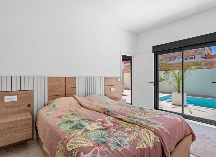 Reventa - Independiente / Villa -
Daya Nueva - Costa Blanca South