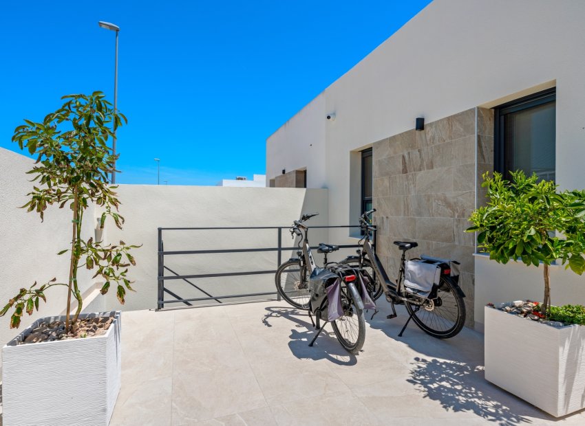 Reventa - Independiente / Villa -
Daya Nueva - Costa Blanca South