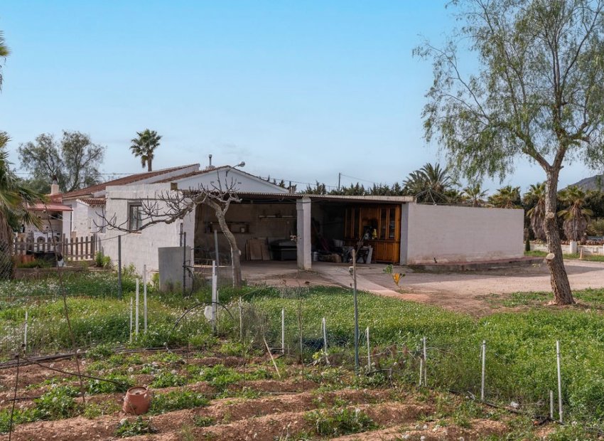 Reventa - Independiente / Villa -
Hondón de las Nieves