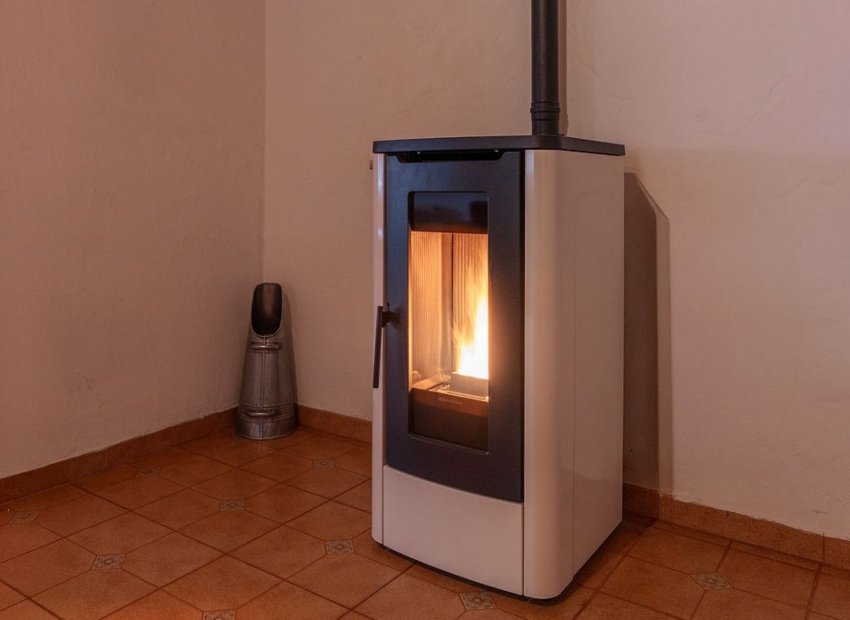 Reventa - Independiente / Villa -
Hondón de las Nieves