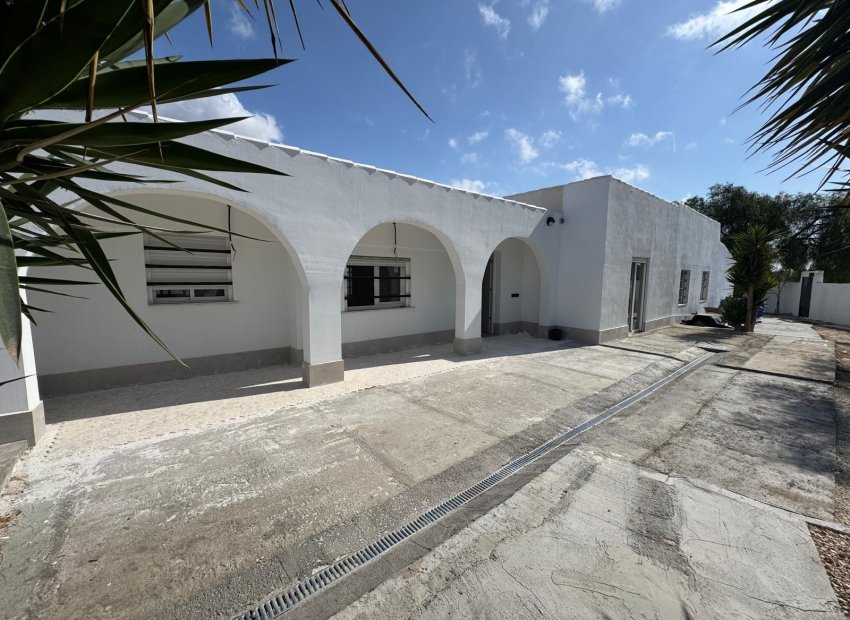 Reventa - Independiente / Villa -
La Marina del Pinet - La Marina