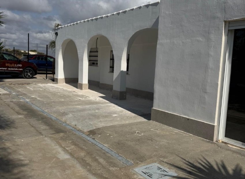 Reventa - Independiente / Villa -
La Marina del Pinet - La Marina