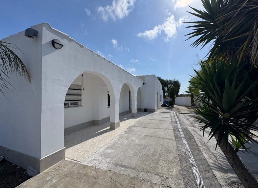 Reventa - Independiente / Villa -
La Marina del Pinet - La Marina