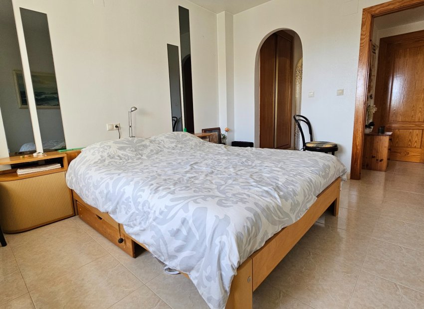 Reventa - Independiente / Villa -
La Marina
