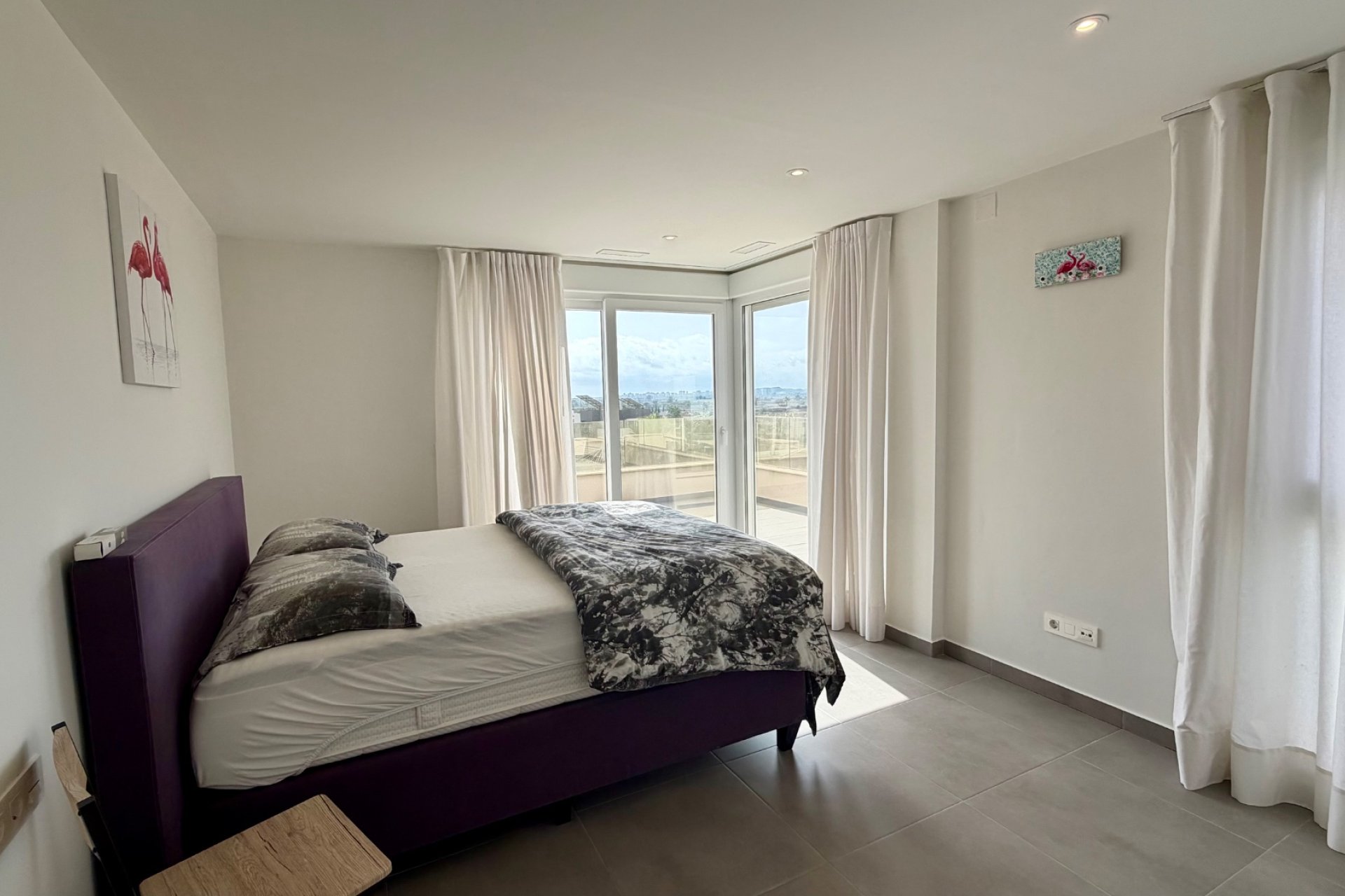 Reventa - Independiente / Villa -
La Marina