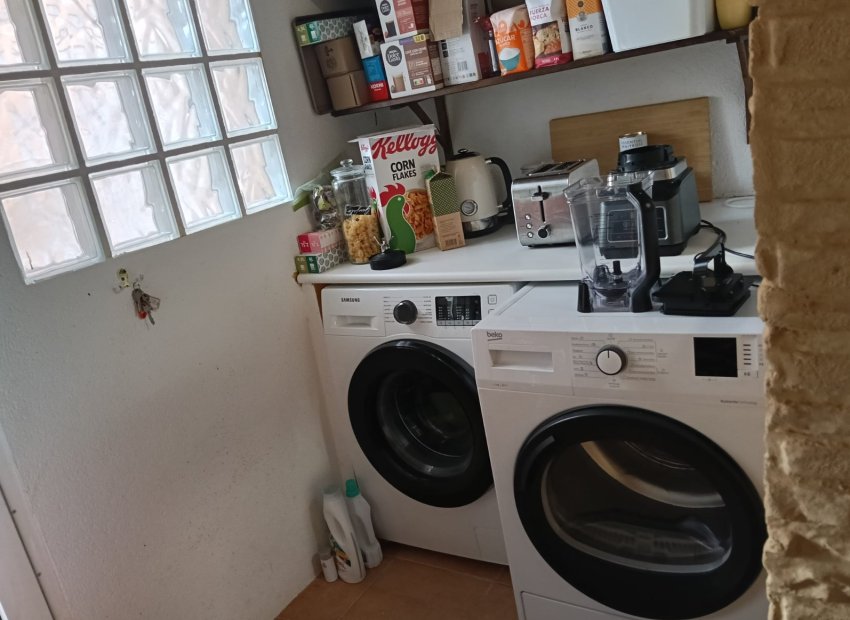 Reventa - Independiente / Villa -
Los Montesinos - La Herrada