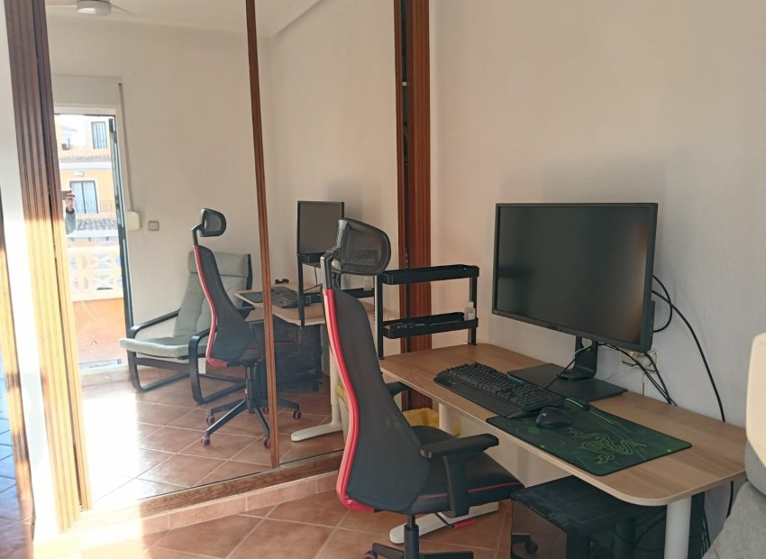 Reventa - Independiente / Villa -
Los Montesinos - La Herrada