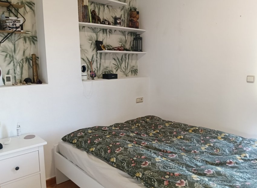 Reventa - Independiente / Villa -
Los Montesinos - La Herrada