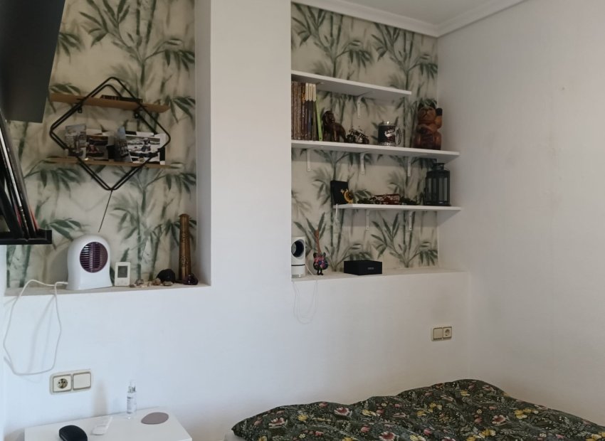 Reventa - Independiente / Villa -
Los Montesinos - La Herrada