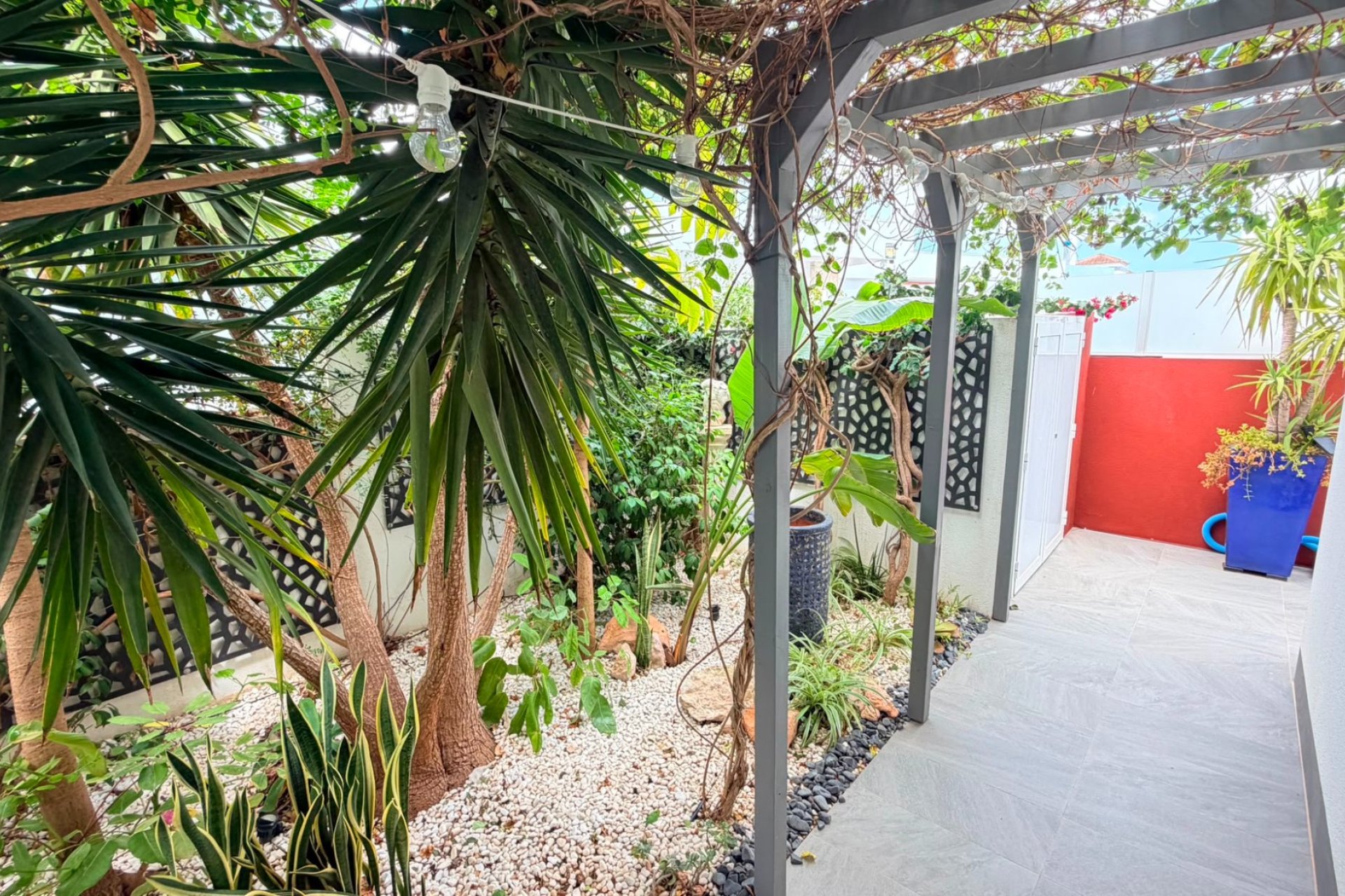 Reventa - Independiente / Villa -
Los Montesinos - La Herrada