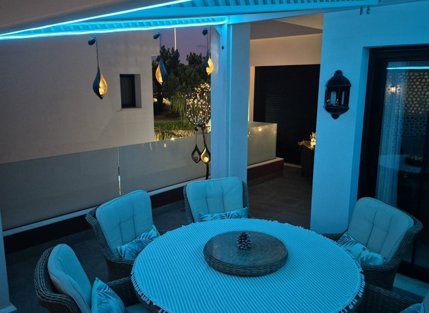 Reventa - Independiente / Villa -
Los Montesinos - La Herrada