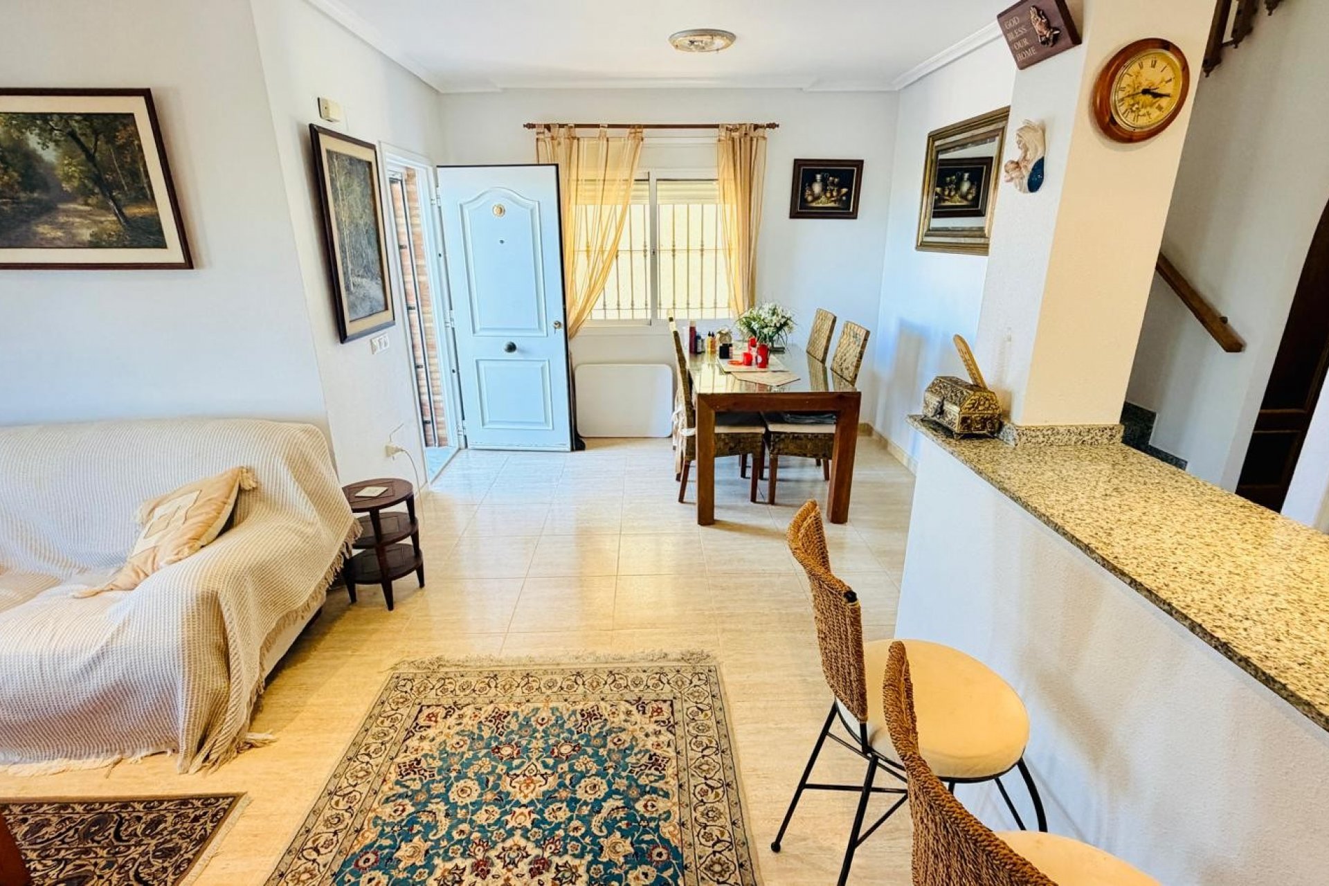 Reventa - Independiente / Villa -
Los Montesinos - La Herrada