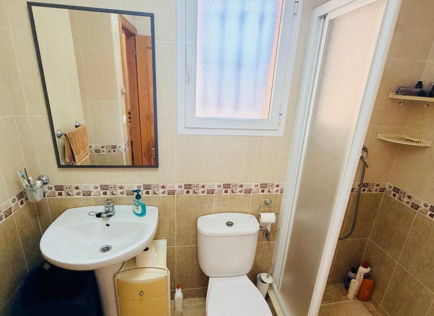 Reventa - Independiente / Villa -
Los Montesinos - La Herrada