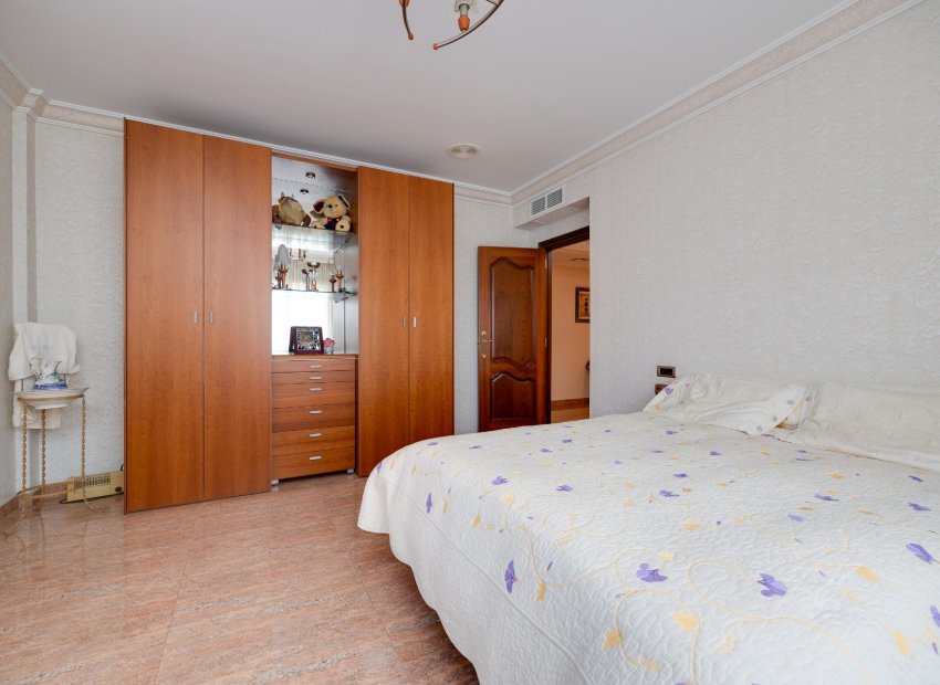 Reventa - Independiente / Villa -
Orihuela Costa - Orihuela