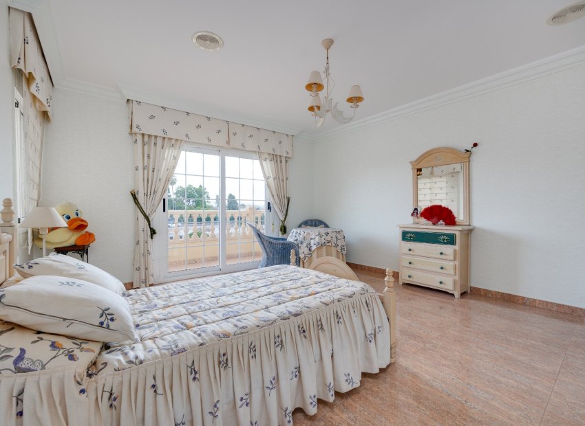 Reventa - Independiente / Villa -
Orihuela Costa - Orihuela