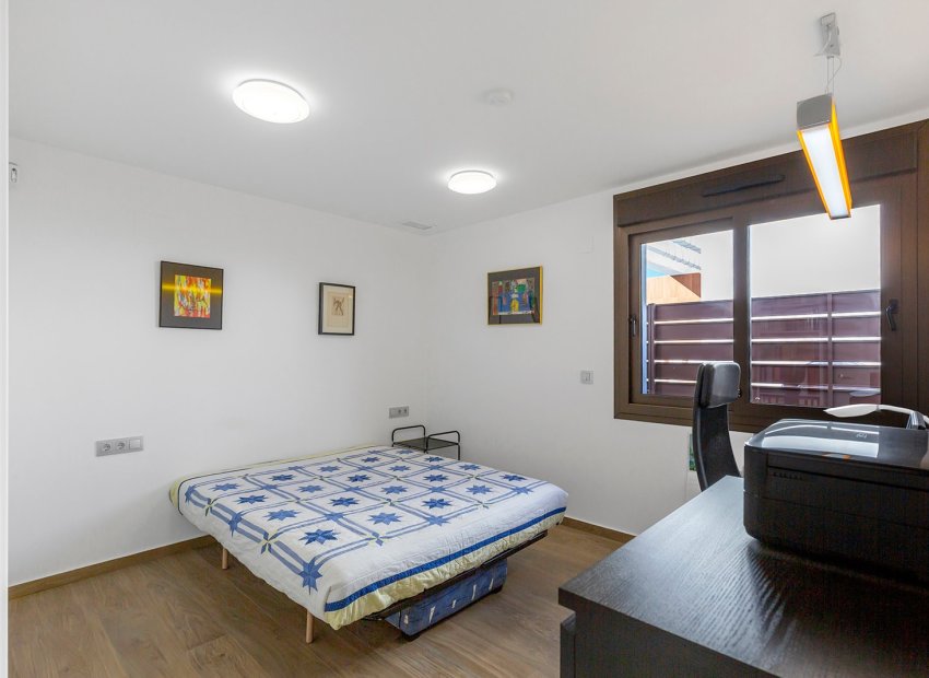 Reventa - Independiente / Villa -
Orihuela - Entre Naranjos Vistabella Golf