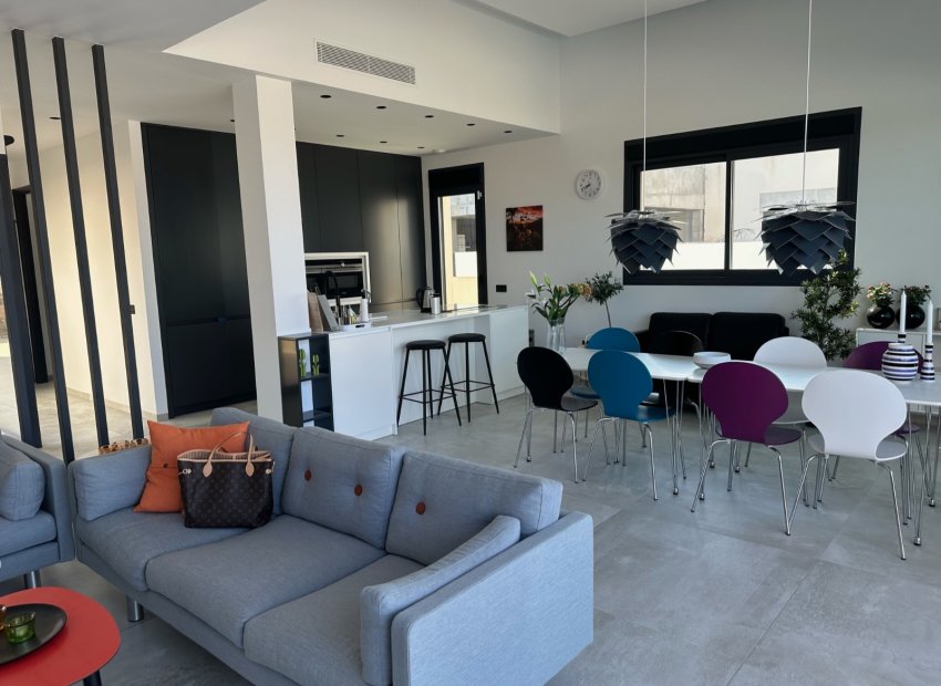 Reventa - Independiente / Villa -
Rojales - Ciudad Quesada