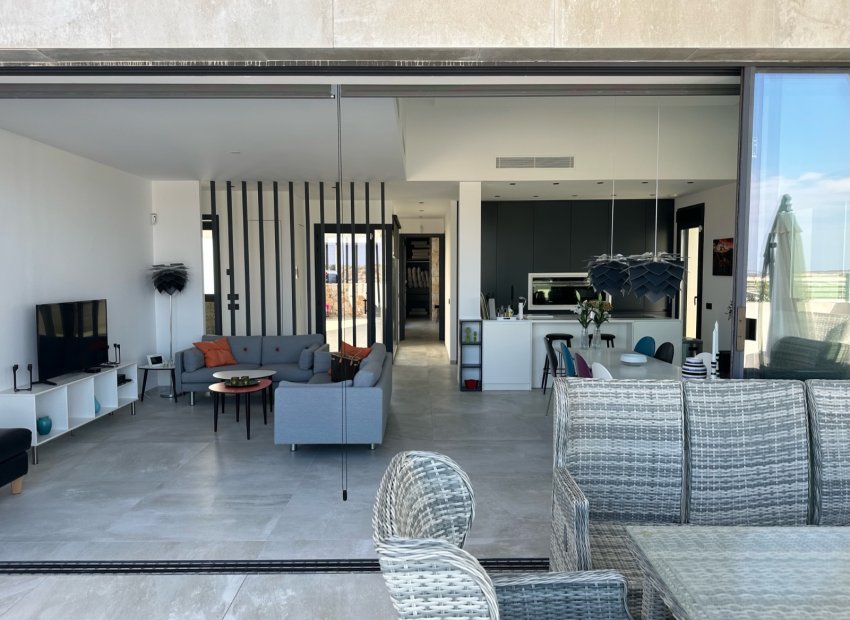 Reventa - Independiente / Villa -
Rojales - Ciudad Quesada