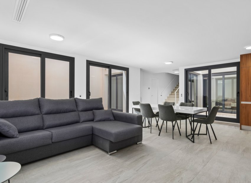 Reventa - Independiente / Villa -
San Miguel de Salinas - Costa Blanca South