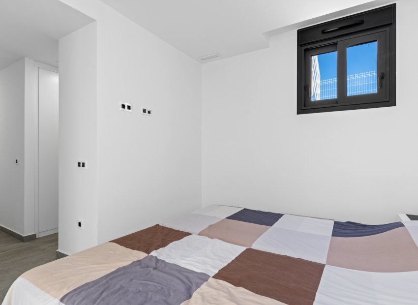 Reventa - Independiente / Villa -
San Miguel de Salinas - Costa Blanca South