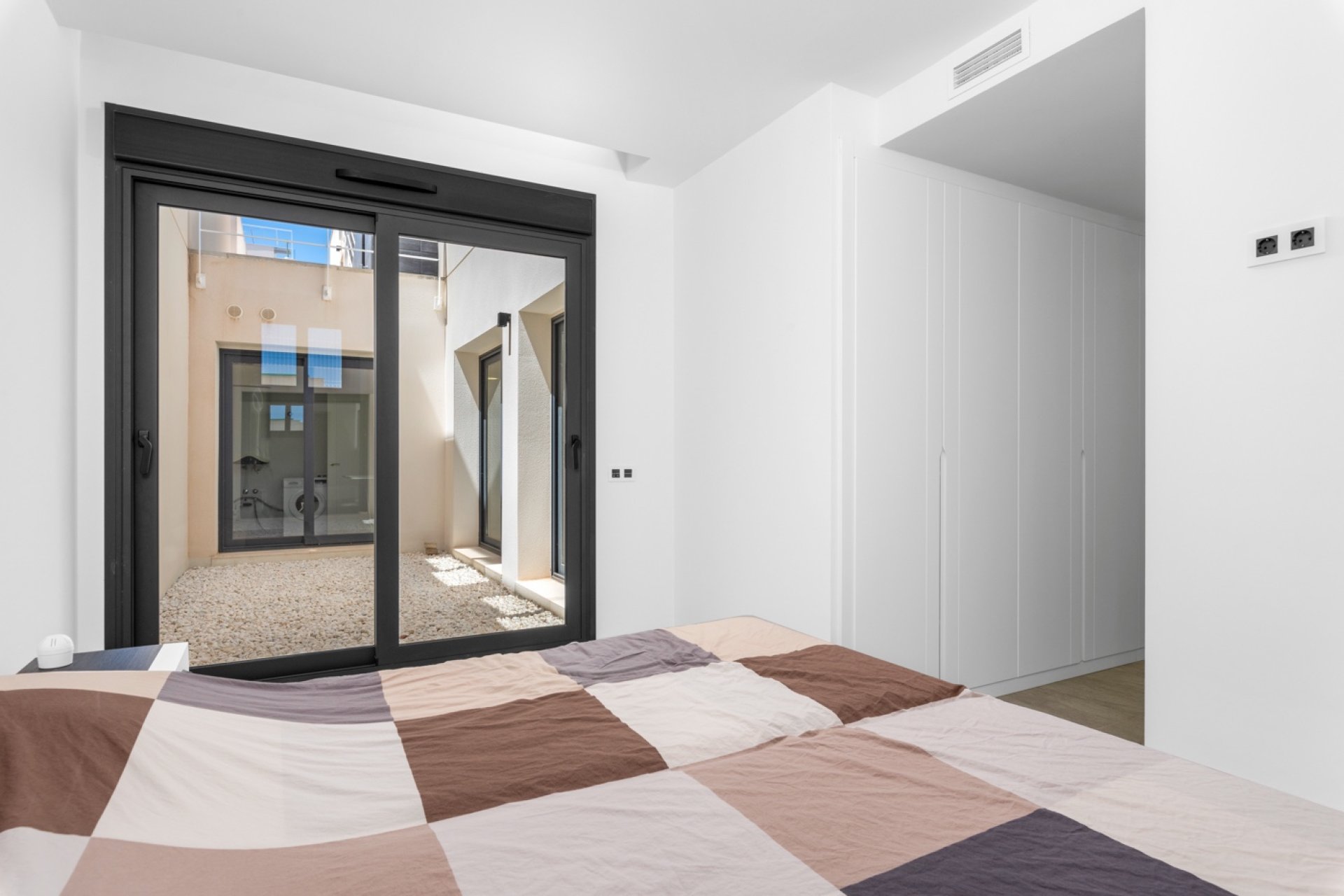 Reventa - Independiente / Villa -
San Miguel de Salinas - Costa Blanca South