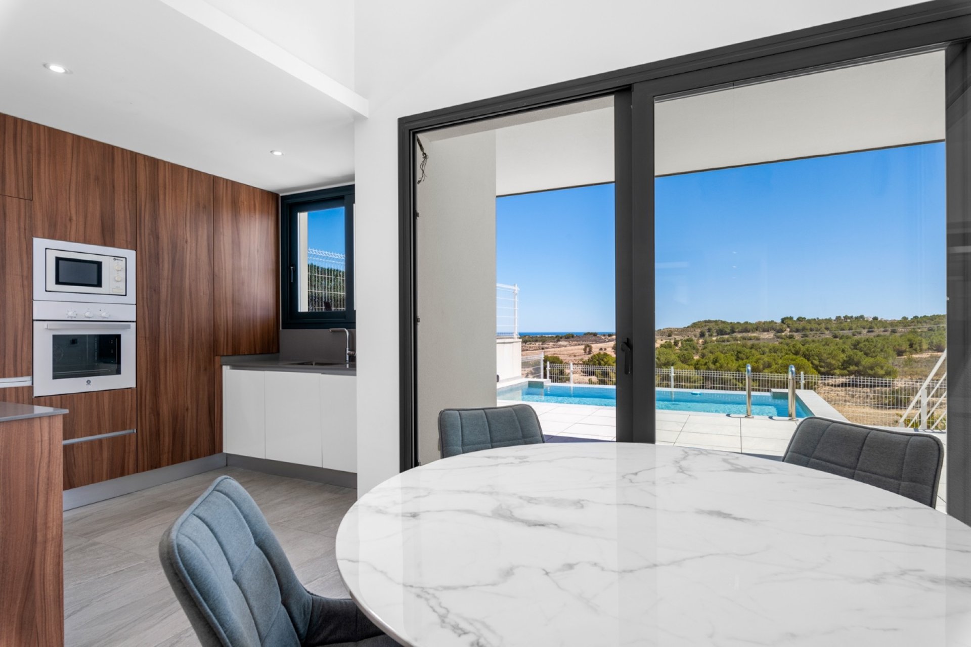 Reventa - Independiente / Villa -
San Miguel de Salinas