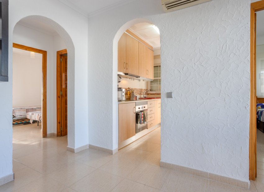 Reventa - Independiente / Villa -
Torrevieja - Urbanización San Luis