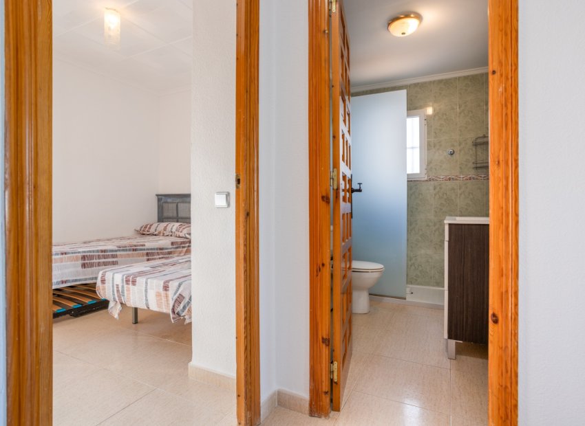 Reventa - Independiente / Villa -
Torrevieja - Urbanización San Luis