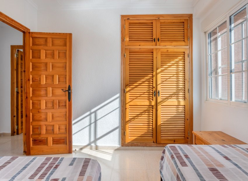 Reventa - Independiente / Villa -
Torrevieja - Urbanización San Luis