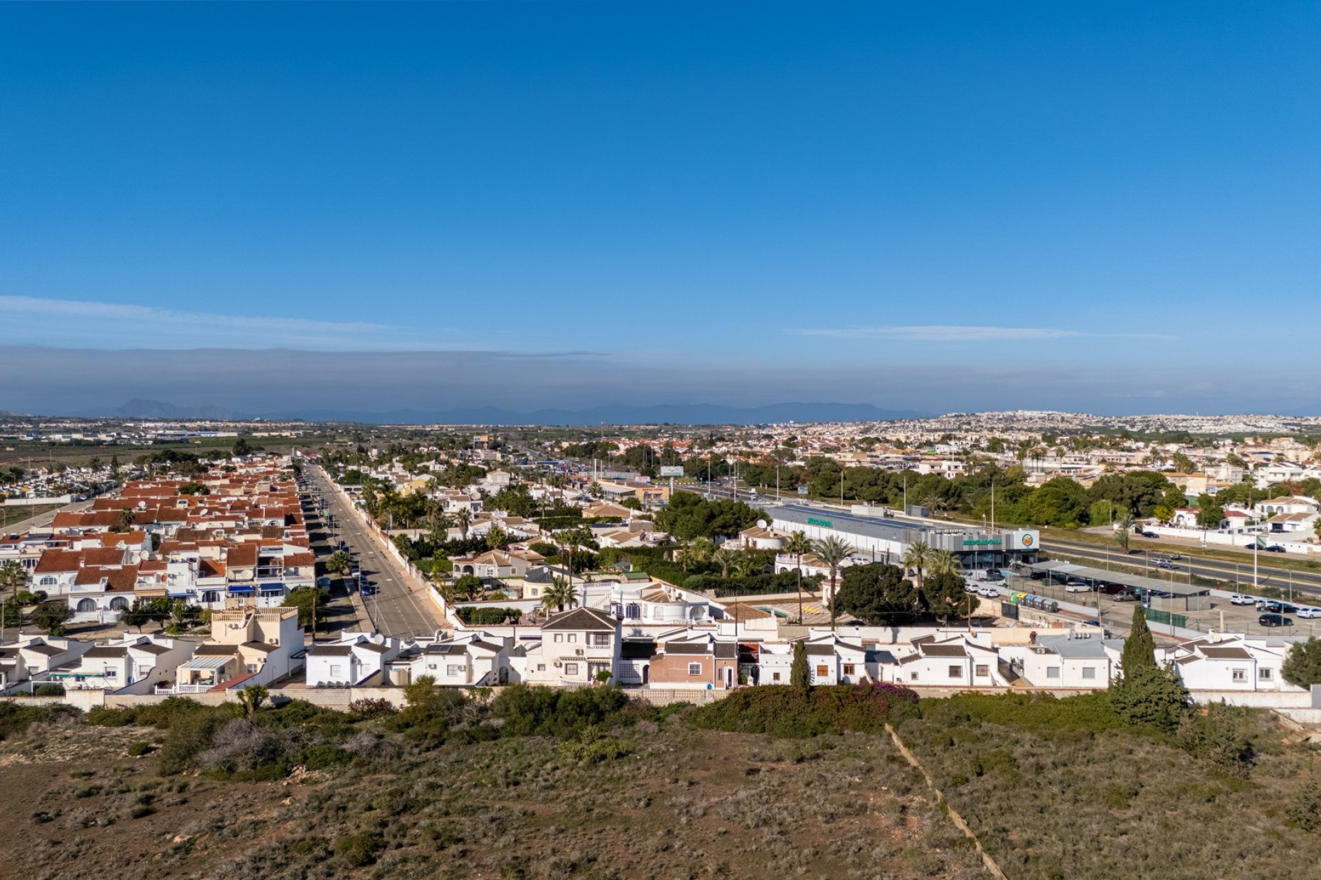 Reventa - Independiente / Villa -
Torrevieja - Urbanización San Luis