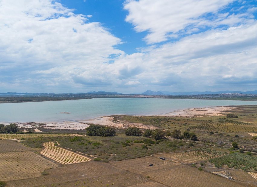 Reventa - Piso - Planta baja -
La Mata - Playa