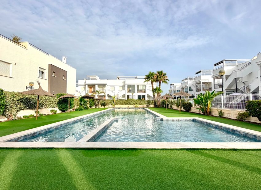 Reventa - Piso - Planta baja -
Torrevieja - Aguas Nuevas
