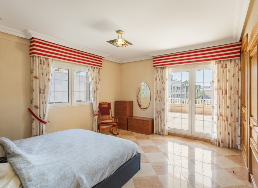 Reventa - Villa -
Torrevieja - La Veleta