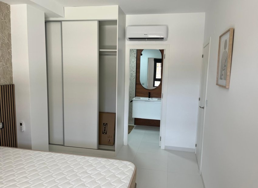 Revente - Appartement au rez-de-chaussée -
San Miguel de Salinas