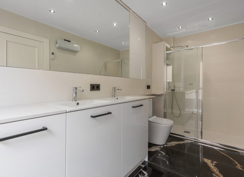 Revente - Appartement -
Los Montesinos