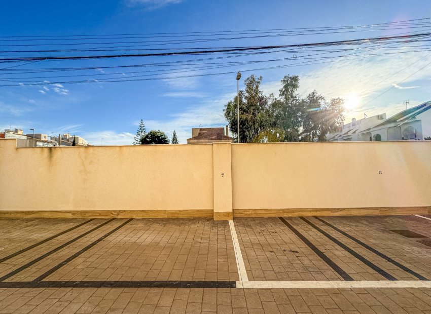 Revente - Appartement -
Torrevieja - Nueva Torrevieja