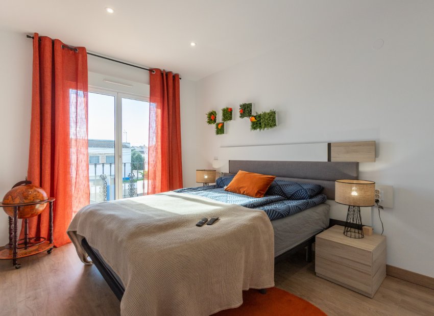 Revente - Chalet -
Torrevieja - Los Balcones