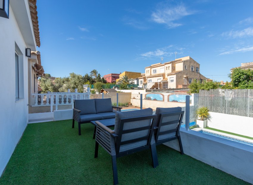 Revente - Chalet -
Torrevieja - Los Balcones