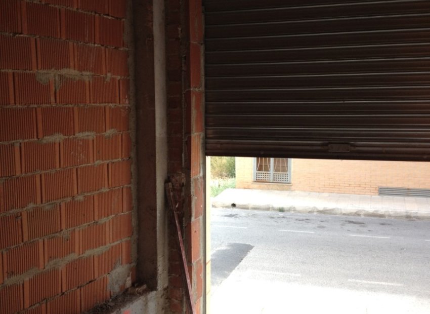 Revente - Commercial -
Los Montesinos