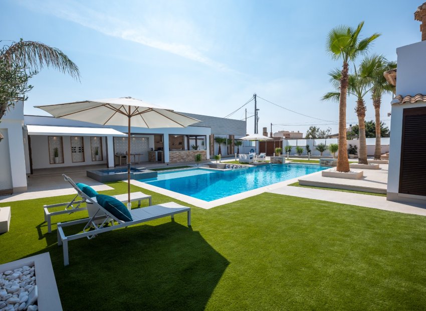 Revente - Détaché / Villa -
Avileses