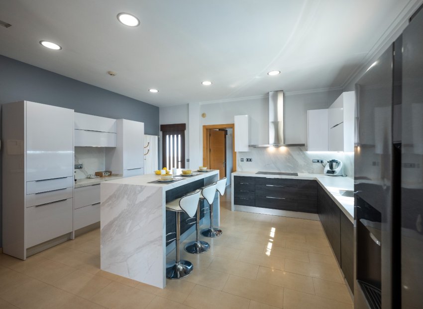 Revente - Détaché / Villa -
Avileses