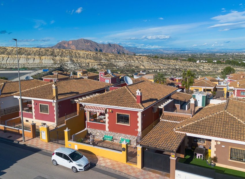 Revente - Détaché / Villa -
Bigastro