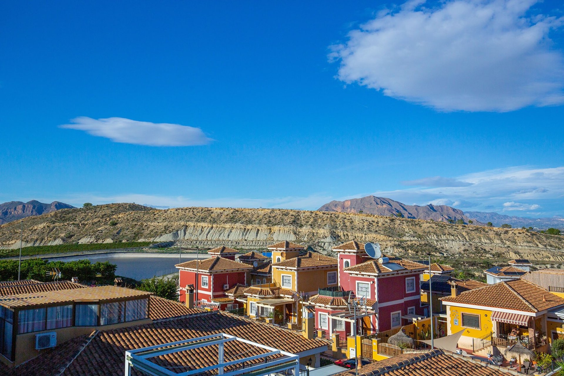 Revente - Détaché / Villa -
Bigastro