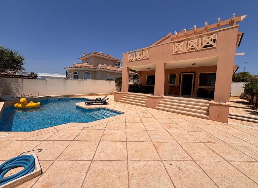Revente - Détaché / Villa -
Ciudad Quesada - Rojales - Urbanización Ciudad Quesada