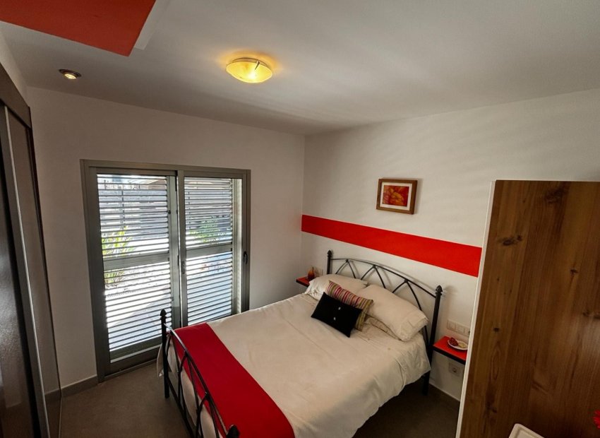 Revente - Détaché / Villa -
Cox