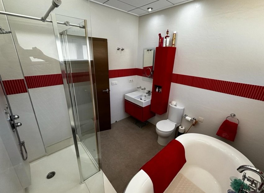 Revente - Détaché / Villa -
Cox