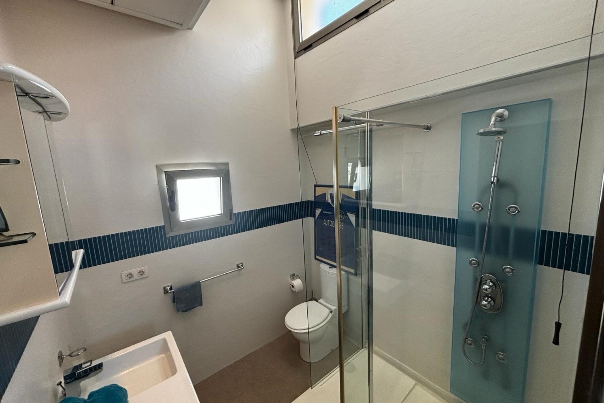 Revente - Détaché / Villa -
Cox