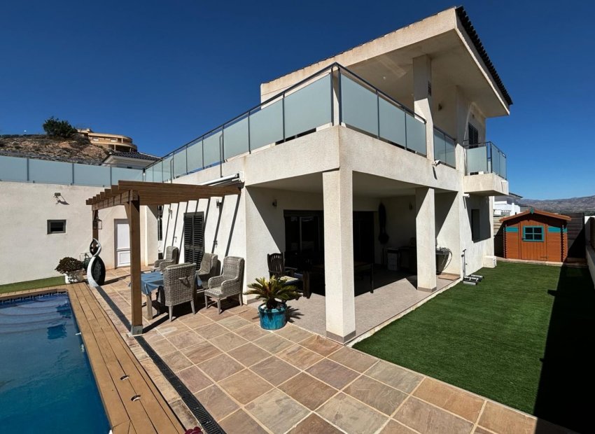 Revente - Détaché / Villa -
Cox