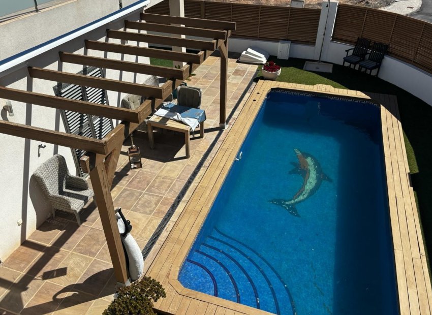 Revente - Détaché / Villa -
Cox