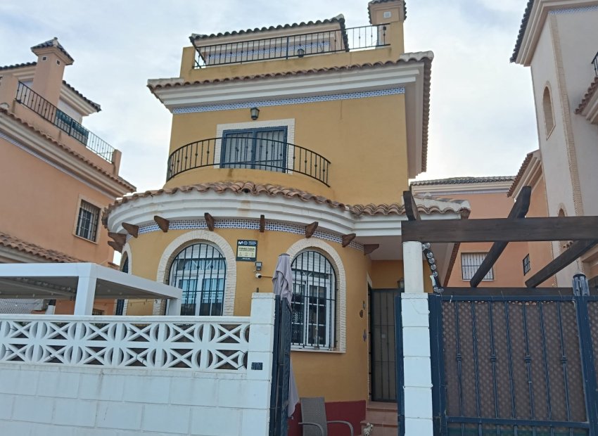Revente - Détaché / Villa -
Los Montesinos - La Herrada